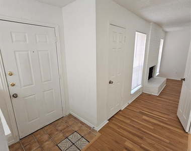 1400 Darr Street - Photo Thumbnail 7