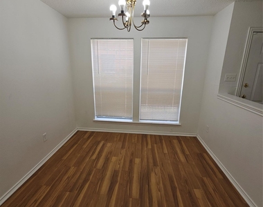 1400 Darr Street - Photo Thumbnail 5