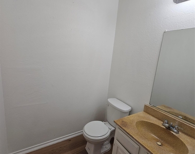1400 Darr Street - Photo Thumbnail 9