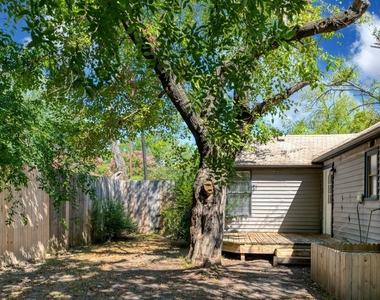 207 Hackberry Street - Photo Thumbnail 21