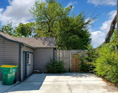 207 Hackberry Street - Photo Thumbnail 22
