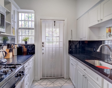 825 Jefferson Avenue - Photo Thumbnail 8