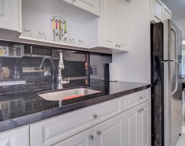 825 Jefferson Avenue - Photo Thumbnail 4