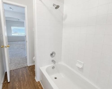 4420 Corner Brook Lane - Photo Thumbnail 12