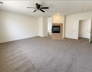4420 Corner Brook Lane - Photo Thumbnail 14