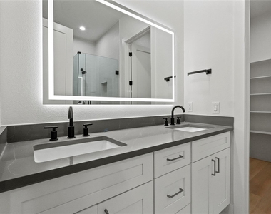 2031 N Prairie Avenue - Photo Thumbnail 16