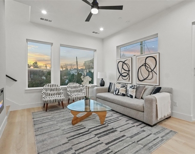 2031 N Prairie Avenue - Photo Thumbnail 8