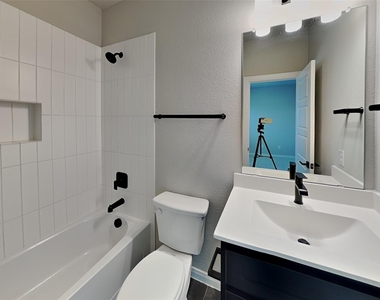2013 Tolleson Drive - Photo Thumbnail 12
