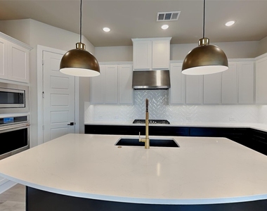 2013 Tolleson Drive - Photo Thumbnail 5