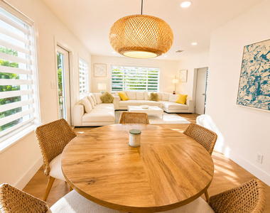 800 Se 11th Court - Photo Thumbnail 2