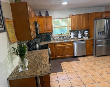 5842 Lake George Place - Photo Thumbnail 8