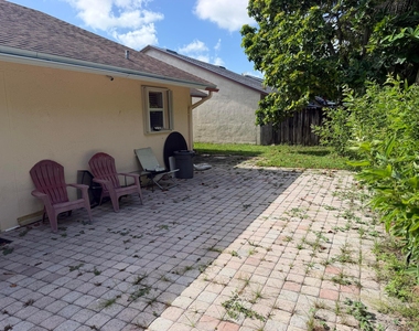 5842 Lake George Place - Photo Thumbnail 12