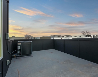 2031 N Prairie Avenue - Photo Thumbnail 22