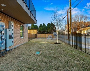 2031 N Prairie Avenue - Photo Thumbnail 4