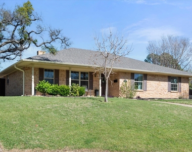 1415 Moss Rose Circle - Photo Thumbnail 2