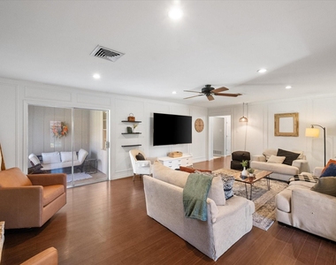 1415 Moss Rose Circle - Photo Thumbnail 11