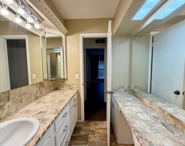 6612 Crow Circle - Photo Thumbnail 13