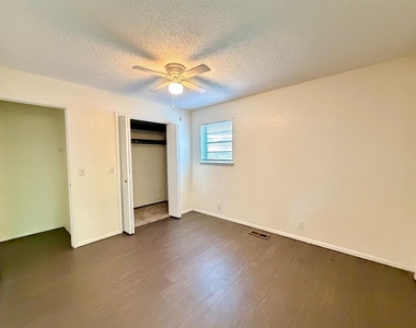 6612 Crow Circle - Photo Thumbnail 15