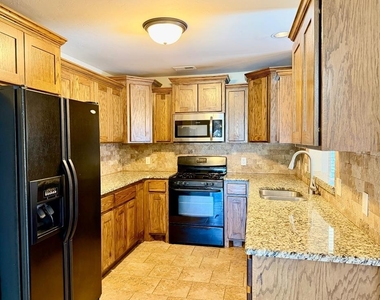 17516 Black Hawk Drive - Photo Thumbnail 2