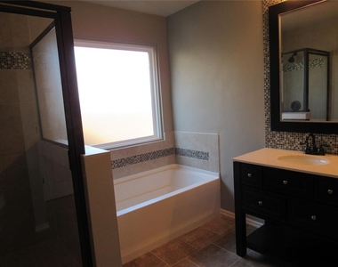17516 Black Hawk Drive - Photo Thumbnail 12