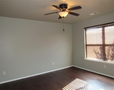 17516 Black Hawk Drive - Photo Thumbnail 20