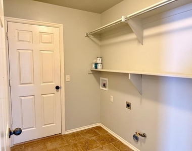 17516 Black Hawk Drive - Photo Thumbnail 12