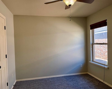 17516 Black Hawk Drive - Photo Thumbnail 11
