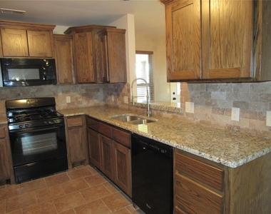 17516 Black Hawk Drive - Photo Thumbnail 6