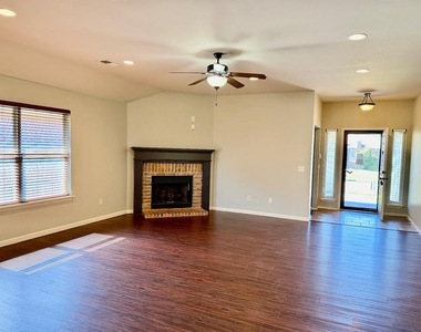 17516 Black Hawk Drive - Photo Thumbnail 4