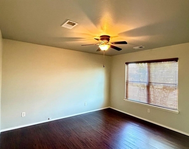 17516 Black Hawk Drive - Photo Thumbnail 5
