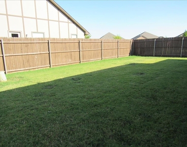 17516 Black Hawk Drive - Photo Thumbnail 13
