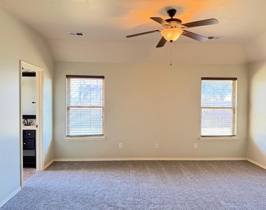 17516 Black Hawk Drive - Photo Thumbnail 9