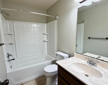 17516 Black Hawk Drive - Photo Thumbnail 10