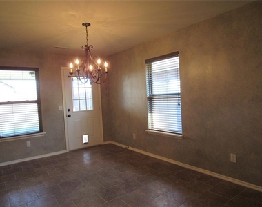 17516 Black Hawk Drive - Photo Thumbnail 7