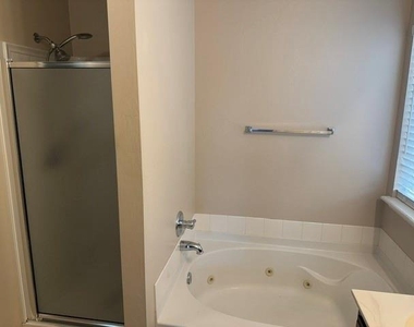 1032 Sw 158th Street - Photo Thumbnail 18