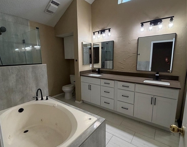 705 Cimarron Trail - Photo Thumbnail 11