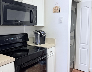 11937 Sturbridge Lane - Photo Thumbnail 8