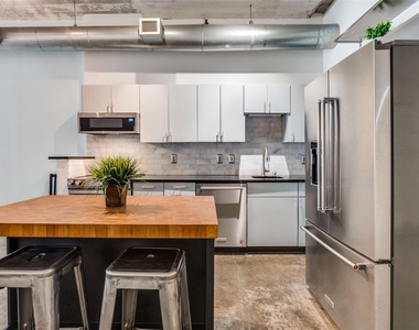 1122 Jackson Street - Photo Thumbnail 3