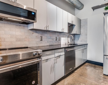 1122 Jackson Street - Photo Thumbnail 2