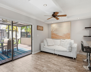 721 Se 1st Way - Photo Thumbnail 13
