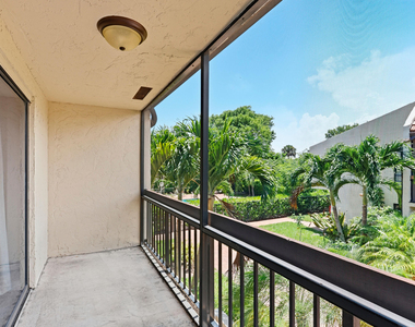 721 Se 1st Way - Photo Thumbnail 30
