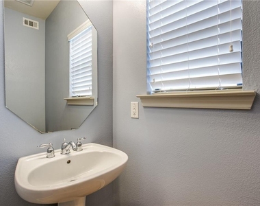 2415 Stutz Drive - Photo Thumbnail 17