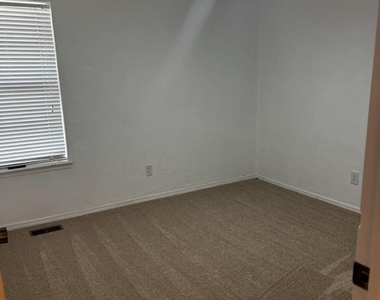 10416 Dover Drive - Photo Thumbnail 17