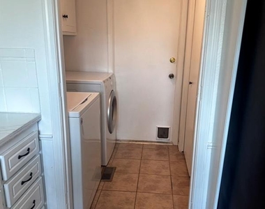 10416 Dover Drive - Photo Thumbnail 9