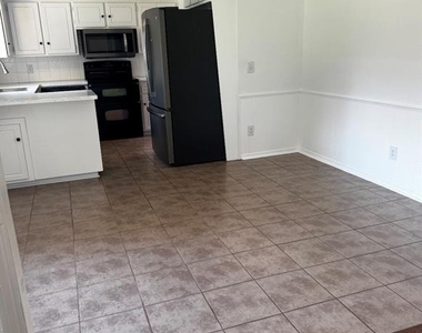 10416 Dover Drive - Photo Thumbnail 4