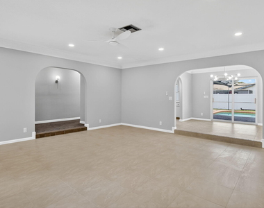 1544 Nw 9th Street - Photo Thumbnail 9