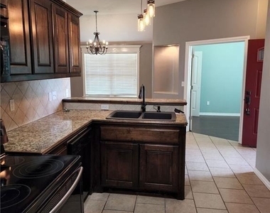 10716 Sw 32nd Street - Photo Thumbnail 5