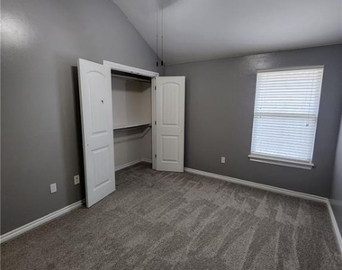 10716 Sw 32nd Street - Photo Thumbnail 9