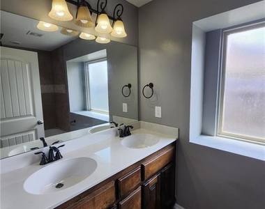 10716 Sw 32nd Street - Photo Thumbnail 12