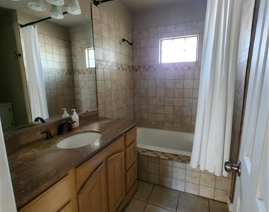 2514 Nw 46th Street - Photo Thumbnail 17